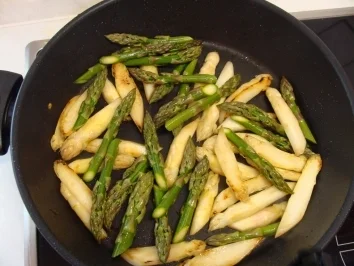 Rezept: Seeteufel mit Spargel weiß-grün in Kokossoße Bild Nr. 2 Seeteufel mit Spargel weiß-grün in Kokossoße - Rezept - Bild Nr. 2