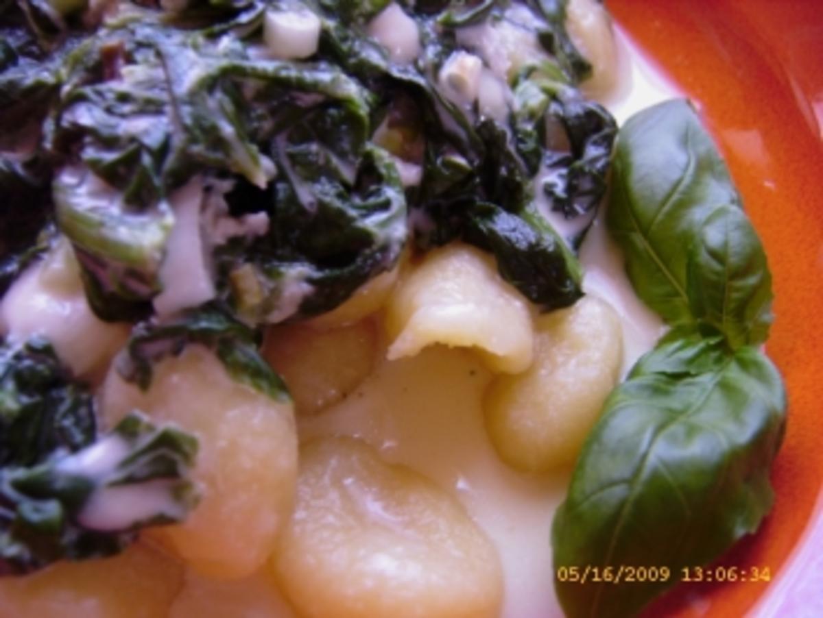 Gnocchi an Spinat - Gorgonzola - Sauce - Rezept