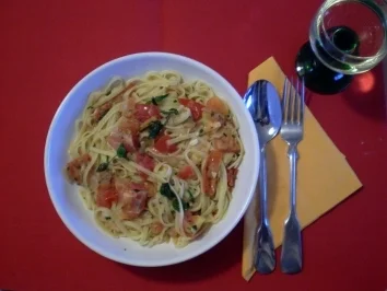 Nudeln mit Tomatensoße - unkompliziert - Rezept