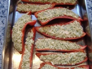 Rezept: Gratinierte Paprika mit Thunfischfüllung Bild Nr. 2 Gratinierte Paprika mit Thunfischfüllung - Rezept - Bild Nr. 2