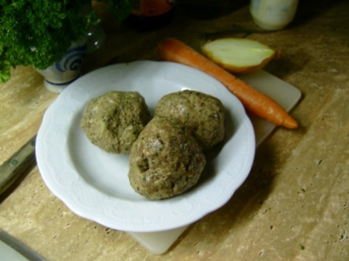 Leberknödel für Suppe - Rezept mit Bild - kochbar.de