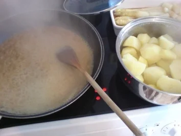 Stangenspargel mit Schnitzel und Salzkartoffeln - Rezept - Bild Nr. 24