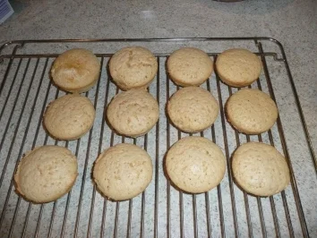 Biskuit-Muffin mit Erdbeerweincreme - Rezept - Bild Nr. 5