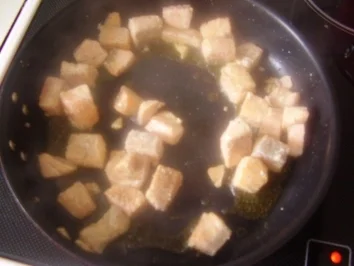 Rezept: Gurkenragaut mit Lachs auf grüne Nudeln Bild Nr. 6 Gurkenragaut mit Lachs auf grüne Nudeln - Rezept - Bild Nr. 6