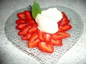 Erdbeercrapaccio mit Orangencreme - Rezept