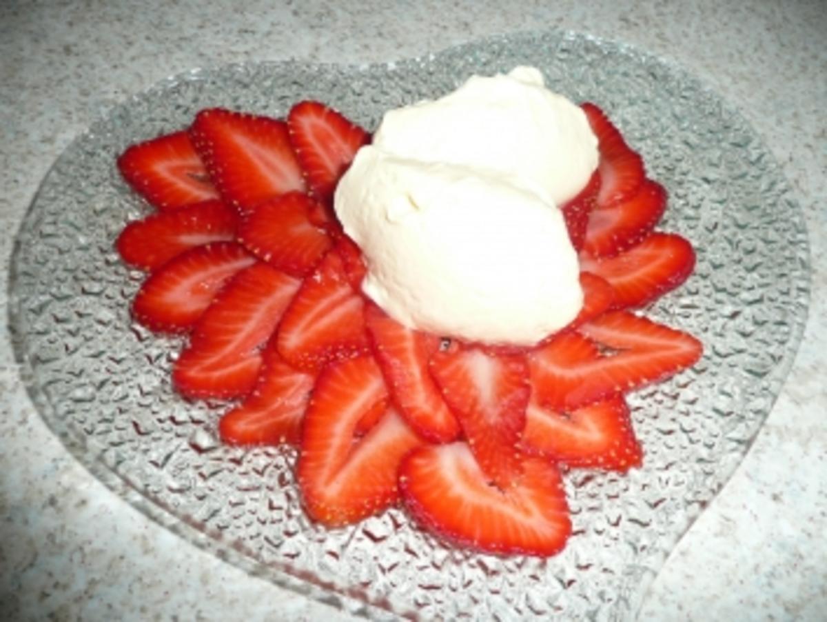 Erdbeercrapaccio mit Orangencreme - Rezept - Bild Nr. 2