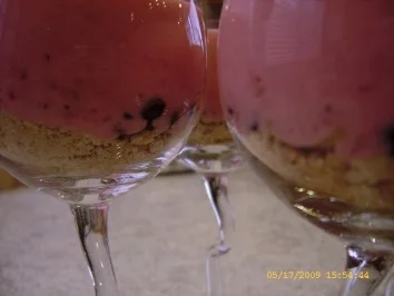 Erdbeer - Schichtspeise - Rezept - Bild Nr. 19