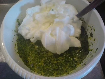 Rezept: Spinat-Frischkäse-Rolle Bild Nr. 4 Spinat-Frischkäse-Rolle - Rezept - Bild Nr. 4