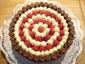 Waffelröllchen-Himbeer-Torte - Rezept
