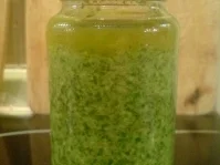 Rezept: Pesto mit Petersilie und Walnüssen Bild Nr. 2 Pesto mit Petersilie und Walnüssen - Rezept - Bild Nr. 2