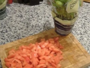 Rotbarbe mit frischen Tomaten und Basilikum - Rezept - Bild Nr. 2