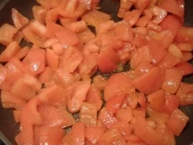 Rotbarbe mit frischen Tomaten und Basilikum - Rezept - Bild Nr. 3