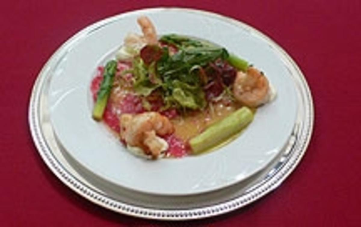 Salat auf Tunfischcarpaccio und Garnelen - Rezept