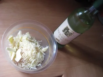 Rezept: Käsefondue im Roggenbrötchen Bild Nr. 2 Käsefondue im Roggenbrötchen - Rezept - Bild Nr. 2