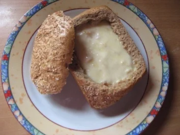 Rezept: Käsefondue im Roggenbrötchen Bild Nr. 7 Käsefondue im Roggenbrötchen - Rezept - Bild Nr. 7