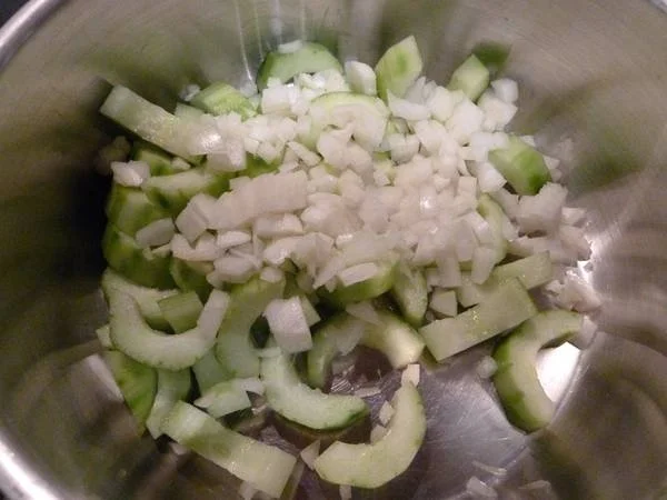 Schmorgurken mit Mettbällchen - Rezept