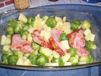 Rezept: Kasseler-Rosenkohl-Auflauf Bild Nr. 3 Kasseler-Rosenkohl-Auflauf - Rezept - Bild Nr. 3