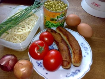 Nudel-Bratwurst-Restepfanne - Rezept
