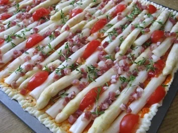 Spargel-Pizza aus meiner Versuchsküche... - Rezept