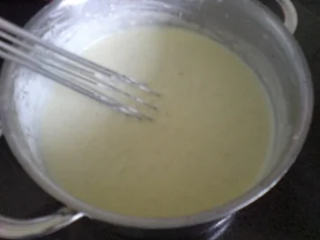 Frische Erbeeren mit einer Rhabarber-Vanille-Sahnesauce - Rezept - Bild Nr. 6