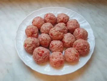 Rezept: Hackfleisch-Zwiebel-Bällchen Bild Nr. 3 Hackfleisch-Zwiebel-Bällchen - Rezept - Bild Nr. 3