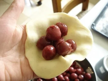 Wareniki mit Sauerkirschfüllung (russische Teigtaschen) - Rezept - Bild Nr. 2
