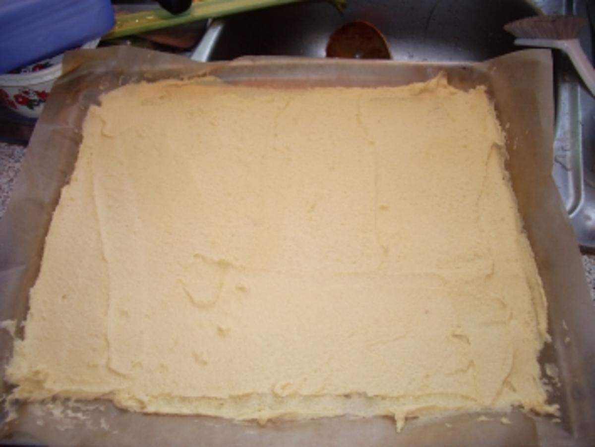 Kuchen: Rhabarberkuchen - Rezept - Bild Nr. 2