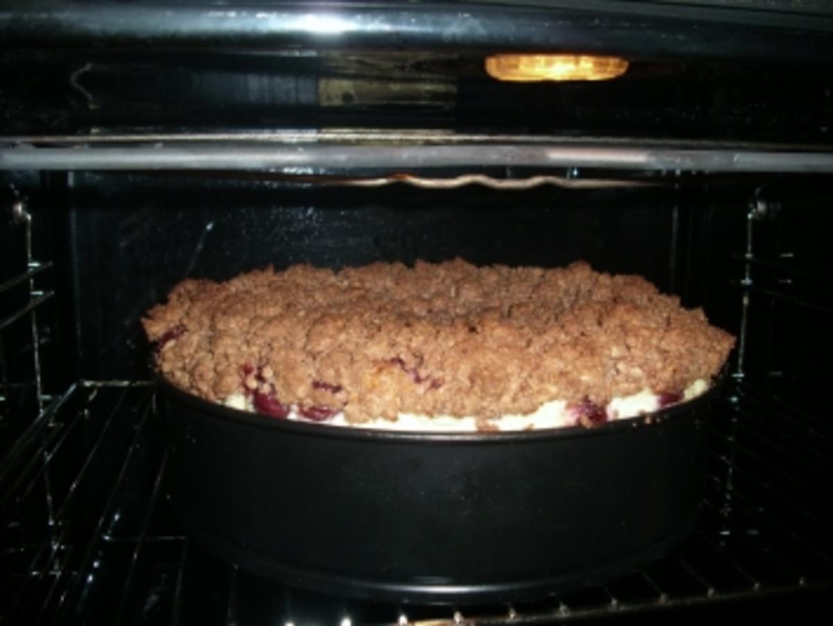 Quark-Mascarpone Torte mit Kirschen und Schokostreuseln - Rezept - Bild Nr. 2