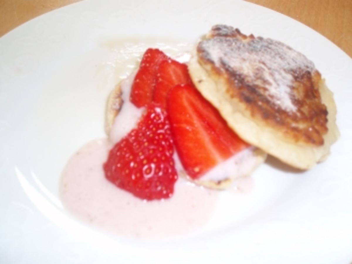Pancakes mit Erdbeercreme und  Erdbeeren - Rezept - Bild Nr. 2