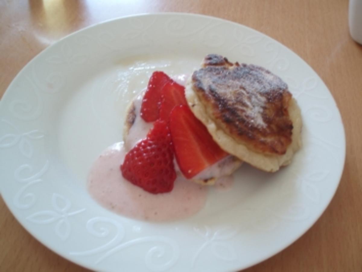 Pancakes mit Erdbeercreme und  Erdbeeren - Rezept - Bild Nr. 3