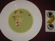 Rezept: Frühlingszwiebelsuppe mit Lachsklößchen Frühlingszwiebelsuppe mit Lachsklößchen - Rezept