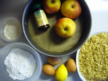 Rezept: Kikis Haferflocken-Apfelkuchen "light" Bild Nr. 5 Kikis Haferflocken-Apfelkuchen "light" - Rezept - Bild Nr. 5