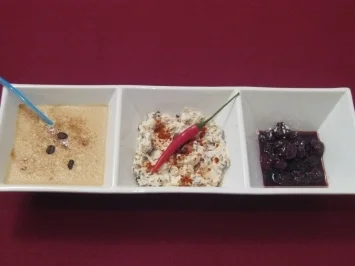 Amarenakirschen, Espresso-Frappe und Halbgefrorenes von Amarettini und Baiser - Rezept