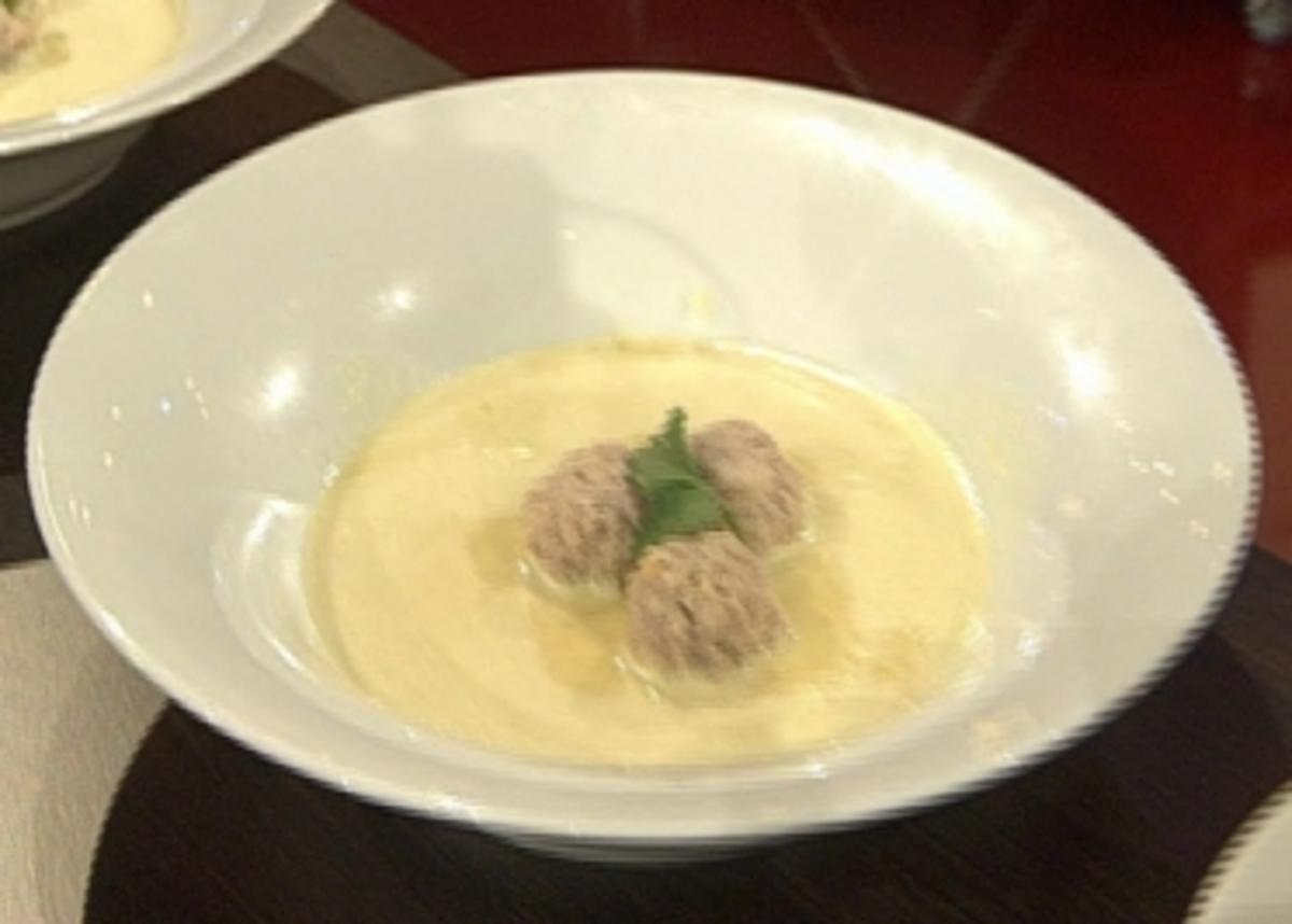 Kohlrabi-Currysuppe mit Kalbsbällchen - Rezept - kochbar.de