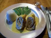 Roulade von der Poulardenbrust an Zitronen-Safran-Sauce - Rezept