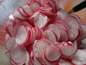 Rezept: Radieschensalat Bild Nr. 9 Radieschensalat - Rezept - Bild Nr. 9