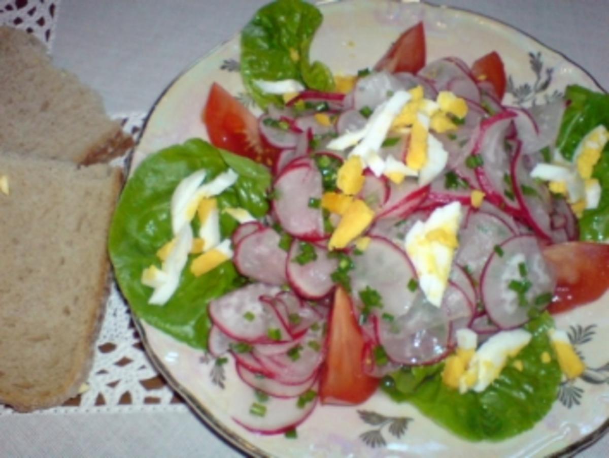 Radieschensalat mit Radieschen und Salz - Rezept mit Bild - kochbar.de