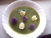 Gartenkräutersuppe mit Wachteleier - Rezept