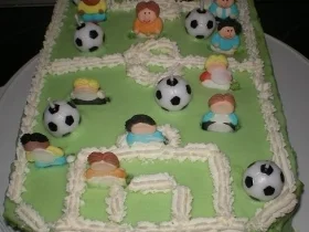 Fußballfeld-Torte - Rezept