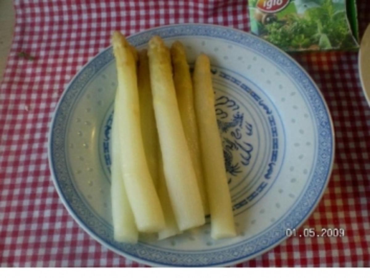 Spargel in Kräutercrepes - Rezept - Bild Nr. 2