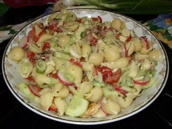 Sommerlicher Nudelsalat a la Linda - Rezept