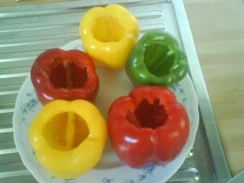 Rezept: Gefüllte Paprika - Vegetarisch mit Olivenöl Bild Nr. 2 Gefüllte Paprika - Vegetarisch mit Olivenöl - Rezept - Bild Nr. 2