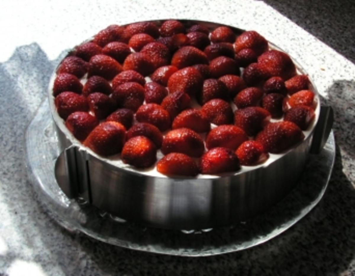 Frischkäsetorte mit Erdbeeren 2 - Rezept - Bild Nr. 5