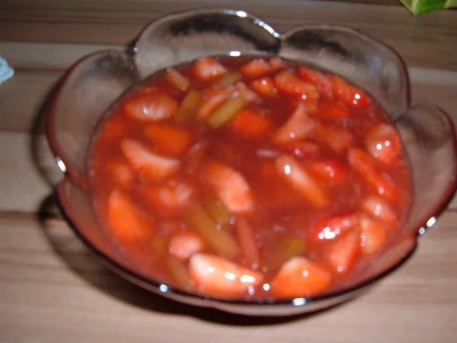 Dessert.....Rhabarber - Grütze mit Erdbeeren - Rezept - Bild Nr. 2