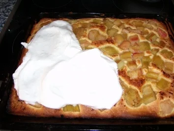 Rhabarber-Baiser-Kuchen - Rezept