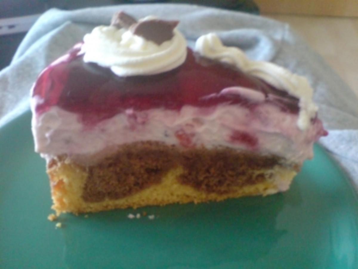 Erdbeer-Joghurt-Torte mit Schokostückchen - Rezept - Bild Nr. 2