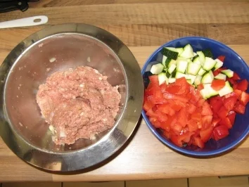 Rezept: Hackfleischpizza mit Gemüse Bild Nr. 2 Hackfleischpizza mit Gemüse - Rezept - Bild Nr. 2