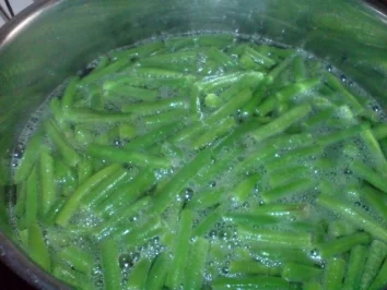 Rezept: Bohnensalat mit Speck Bild Nr. 2 Bohnensalat mit Speck - Rezept - Bild Nr. 2