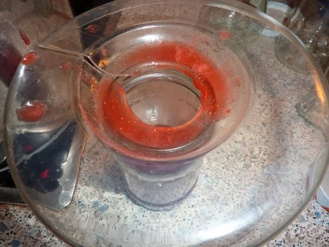 Rezept: Marmelade: Erdbeermarmelade mit Bacardi Bild Nr. 6 Marmelade: Erdbeermarmelade mit Bacardi - Rezept - Bild Nr. 6