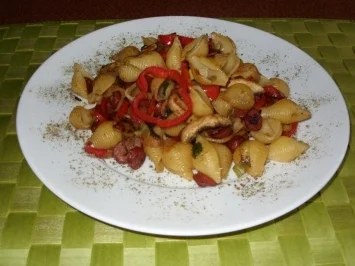 Rezept: Gemüse-Wurst-Nudelpfanne Gemüse-Wurst-Nudelpfanne - Rezept